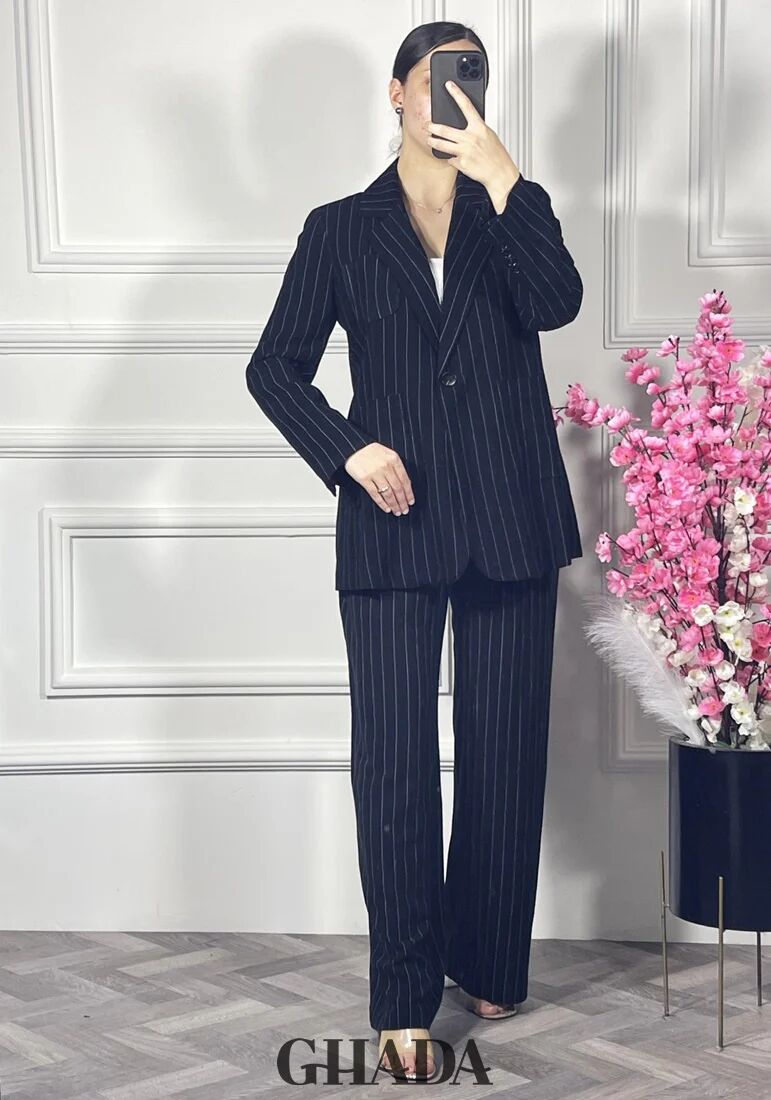Ensemble Tailleur À Rayures En Noir thumbnail 3