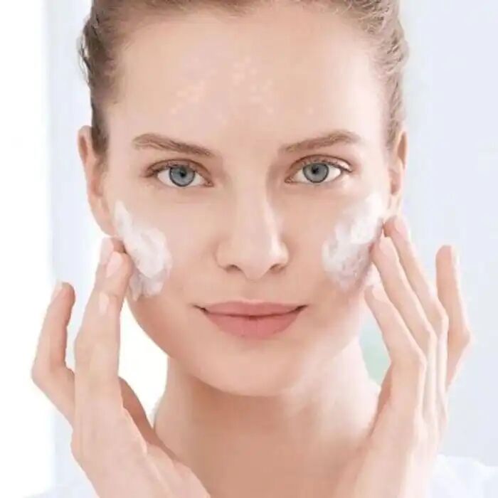 Gel Nettoyant Hydratant - Vitamine C, Niacinamide Et Hyaluronique Acide Pour Le Visage Sans Parfum Sans Paraben thumbnail 3