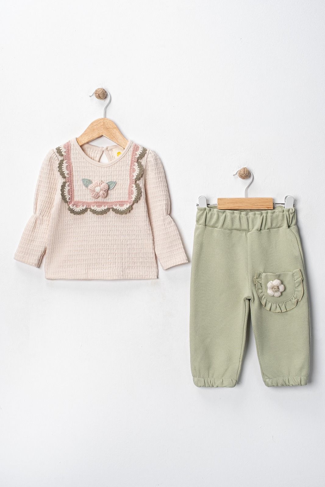 Ensemble Pantalon Avec Fleur