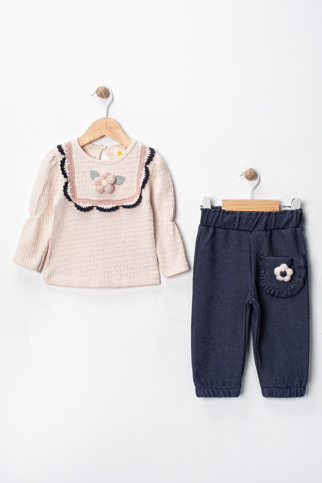 Ensemble Pantalon Avec Fleur