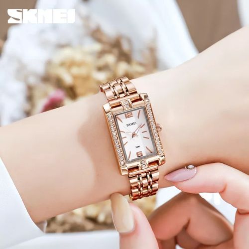Montre analogique simple avec bracelet inoxydable argenté