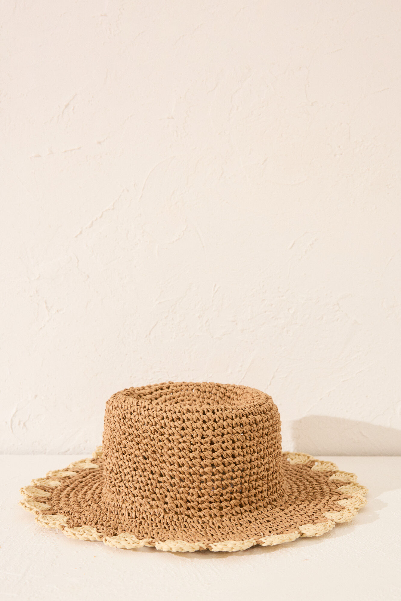 Chapeau De Plage En Raphia Ondulé