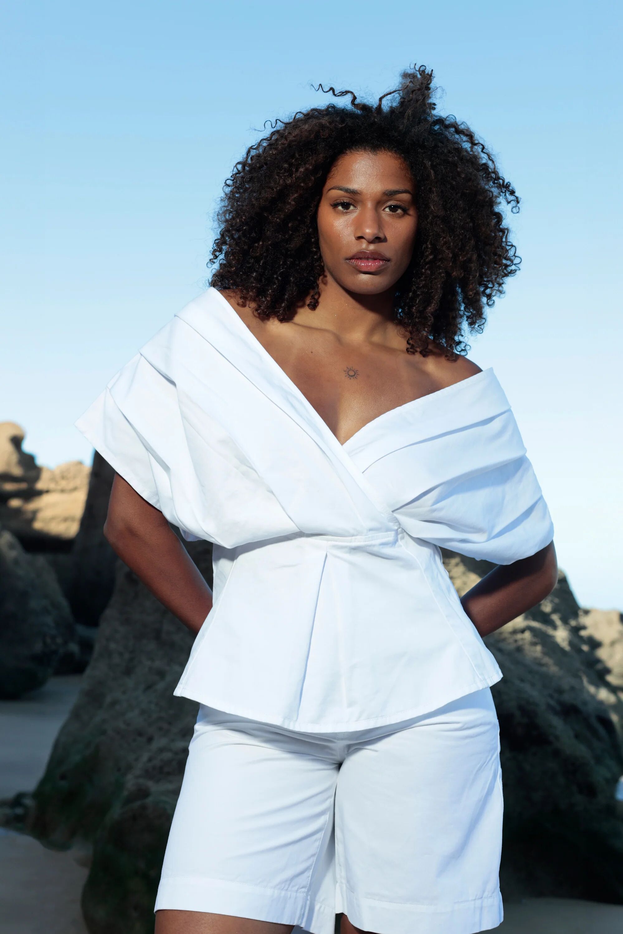 Le Off-shoulder