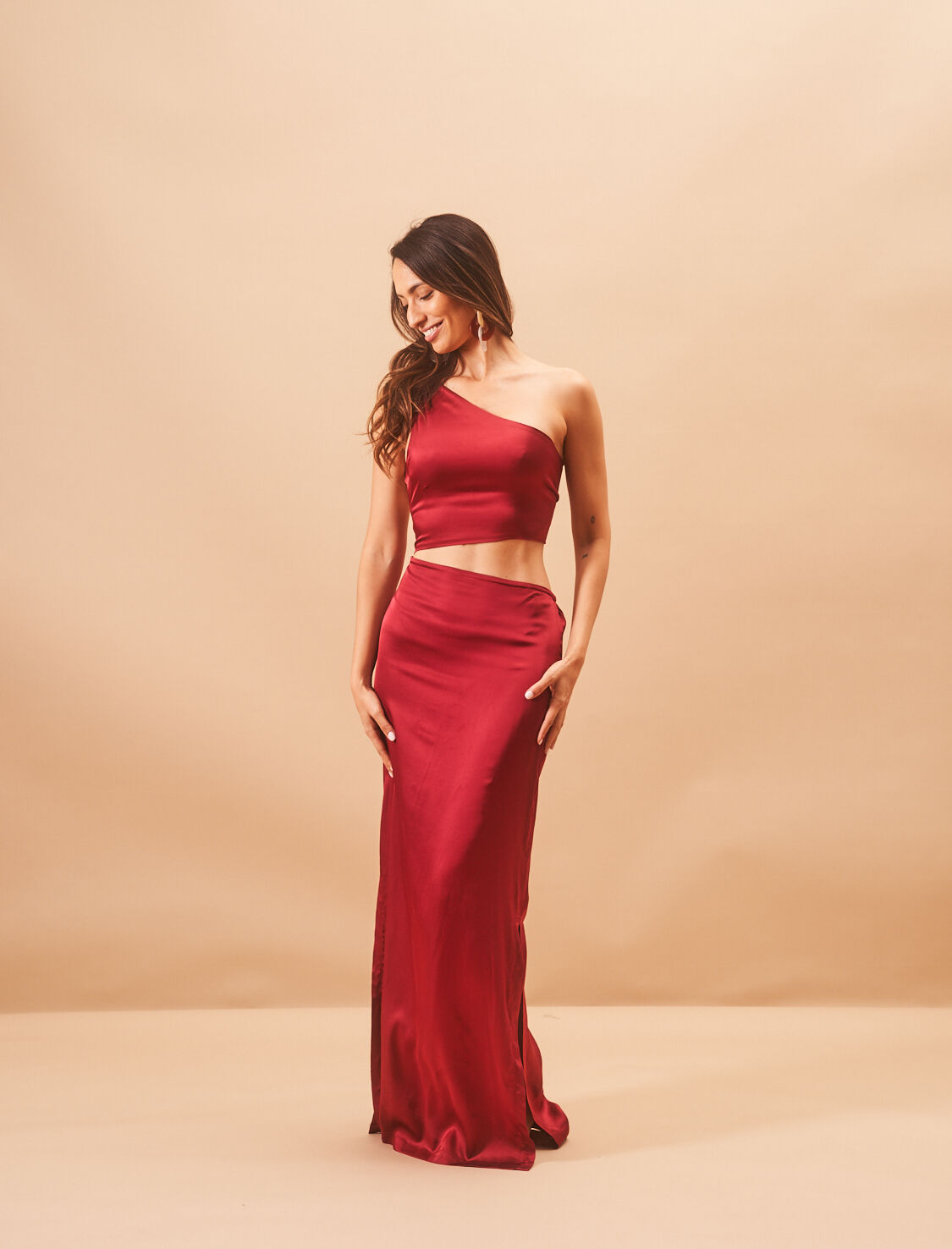 Robe Iris Satin Wine thumbnail 4