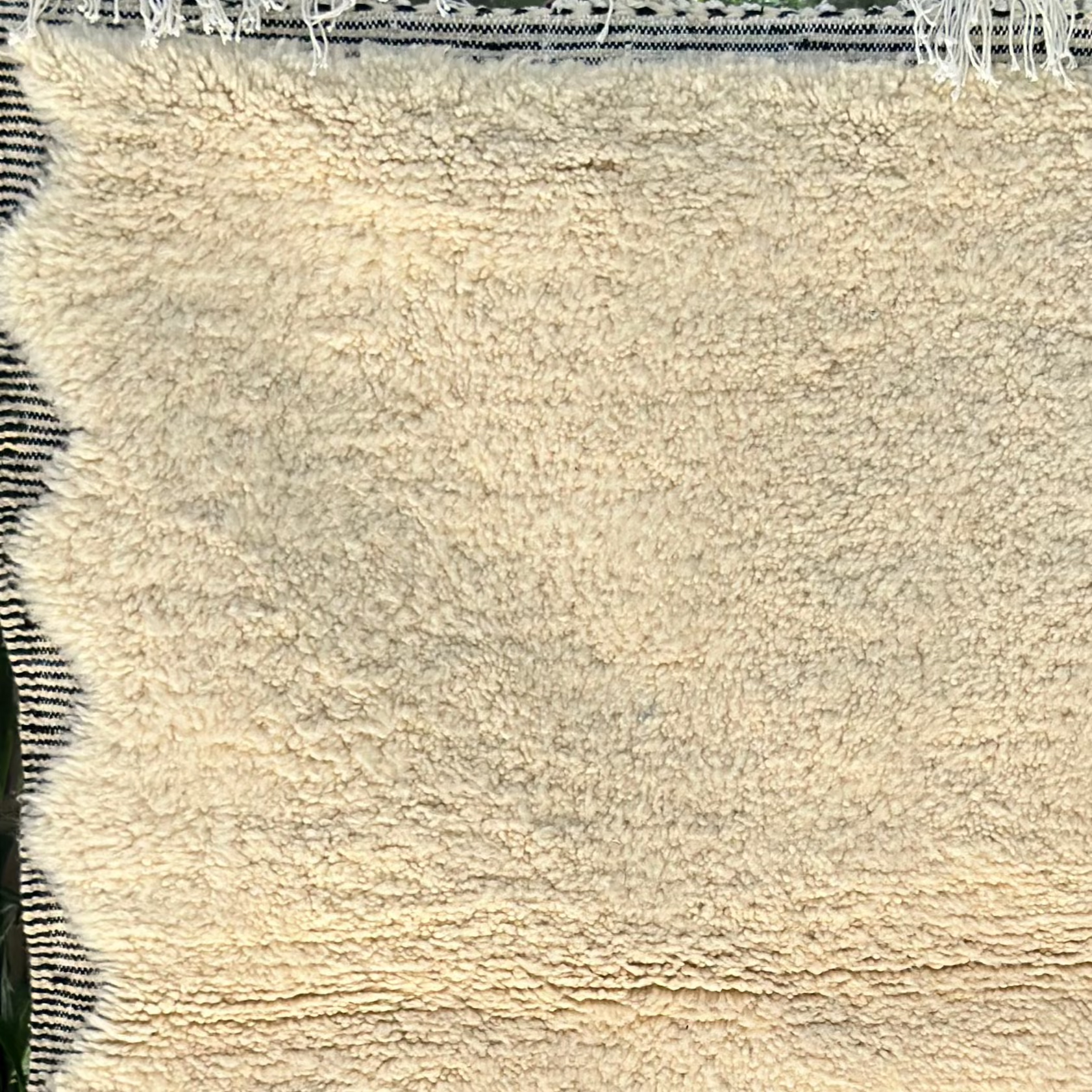 Tapis berbère Beni Ouarain crème et noir 100% laine de mouton - 110cm / 146cm