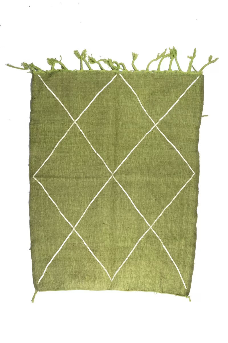Tapis marocain vert olive - motifs géométriques tissés à la main