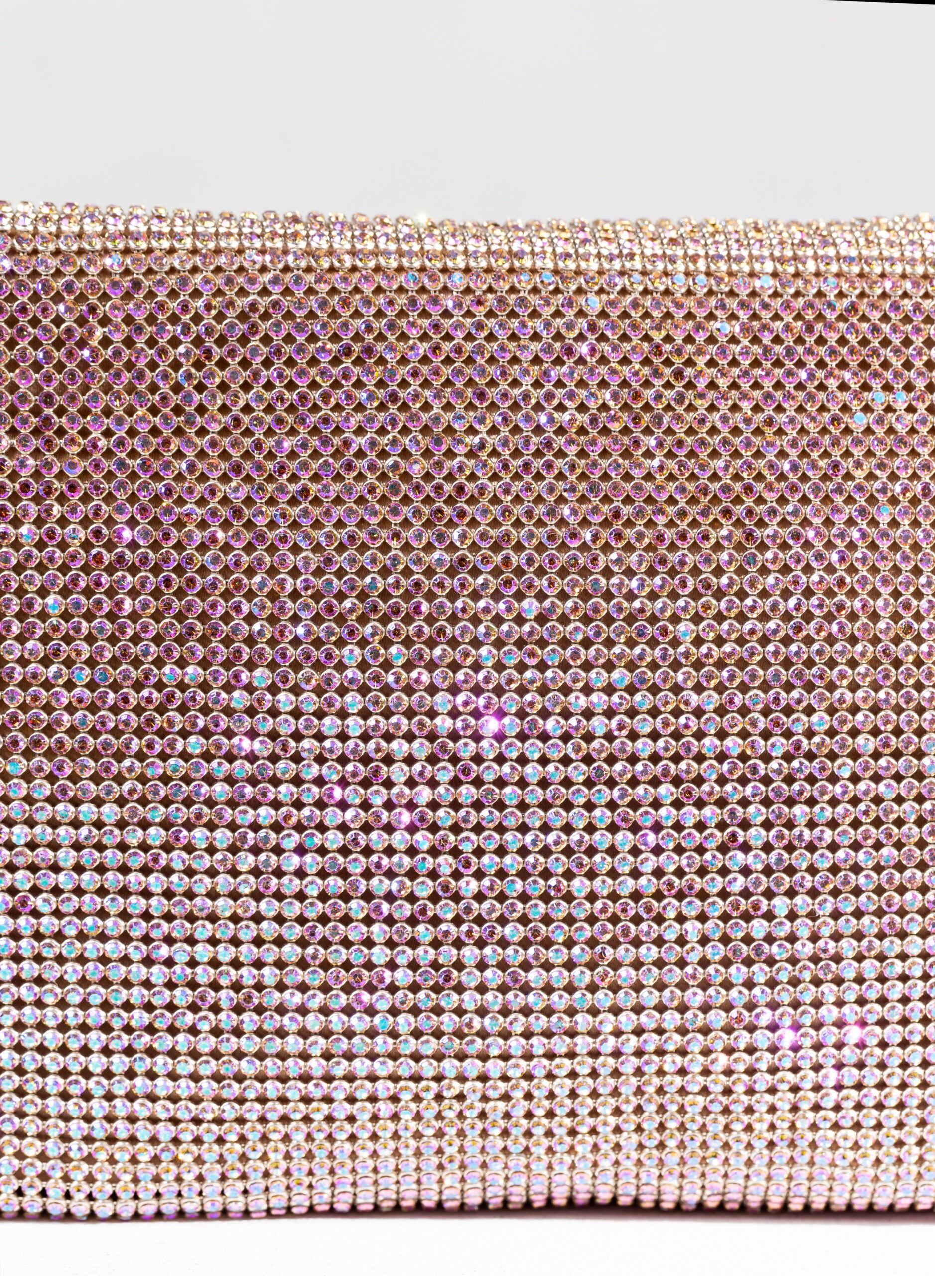 Vitty La Mignon – Golden Gun thumbnail 3