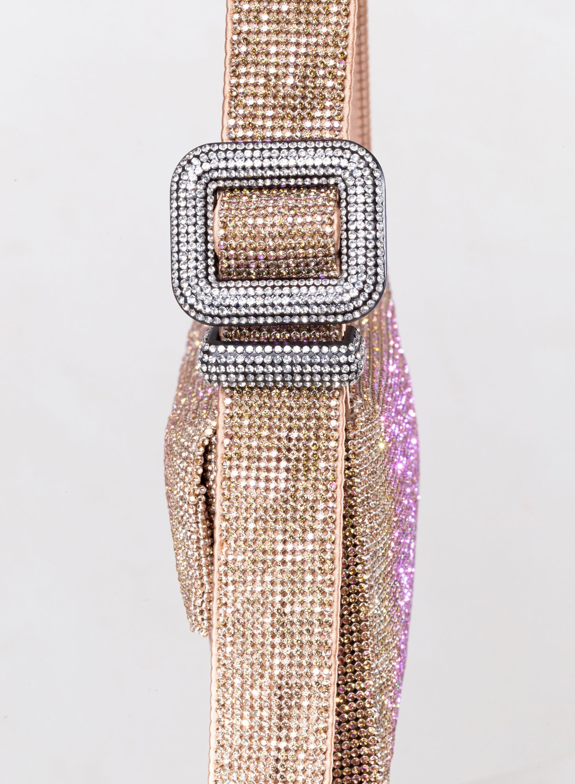 Vitty La Mignon – Golden Gun thumbnail 5