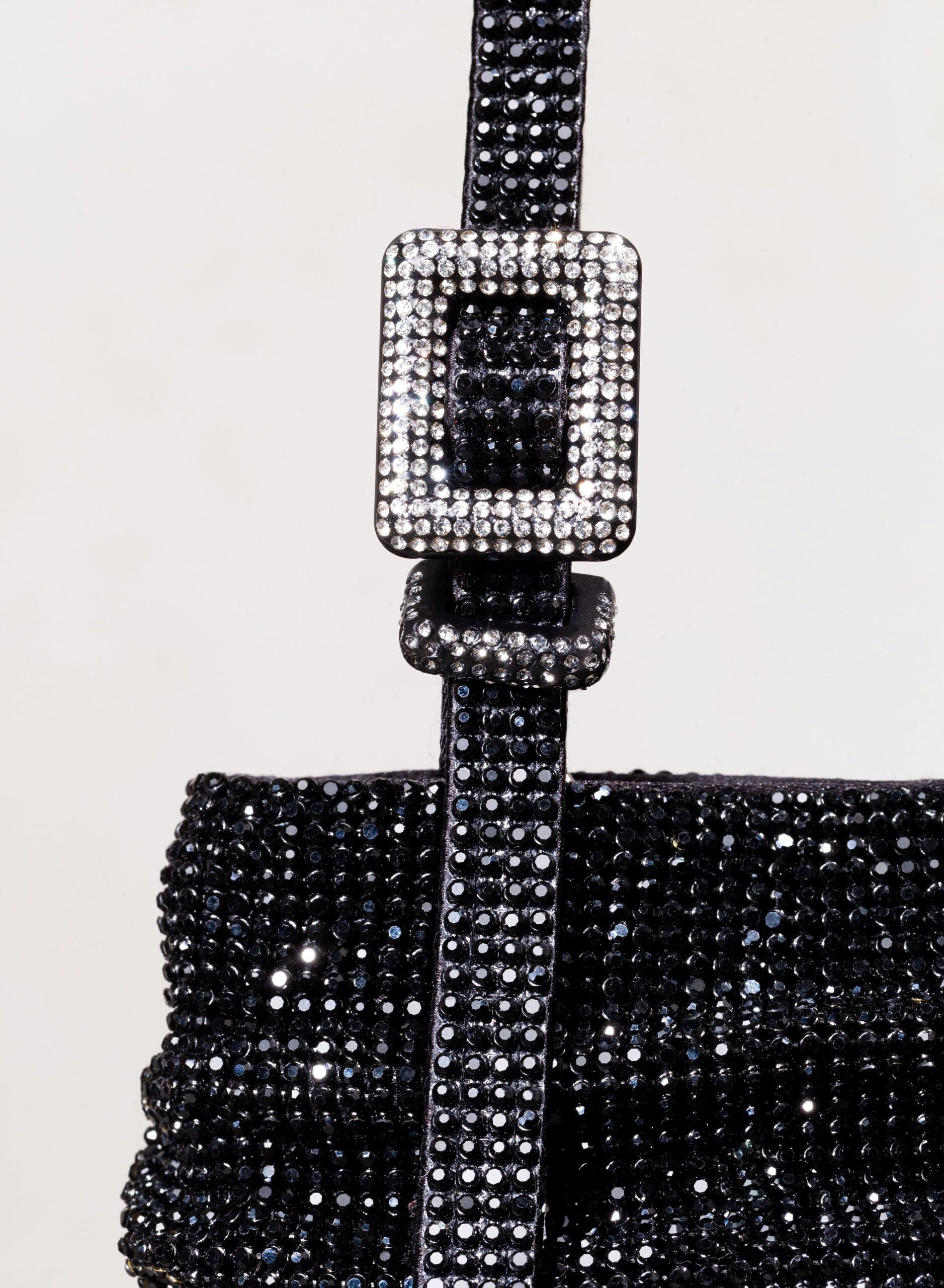 LOLLO LA PETITE – James Bond thumbnail 4