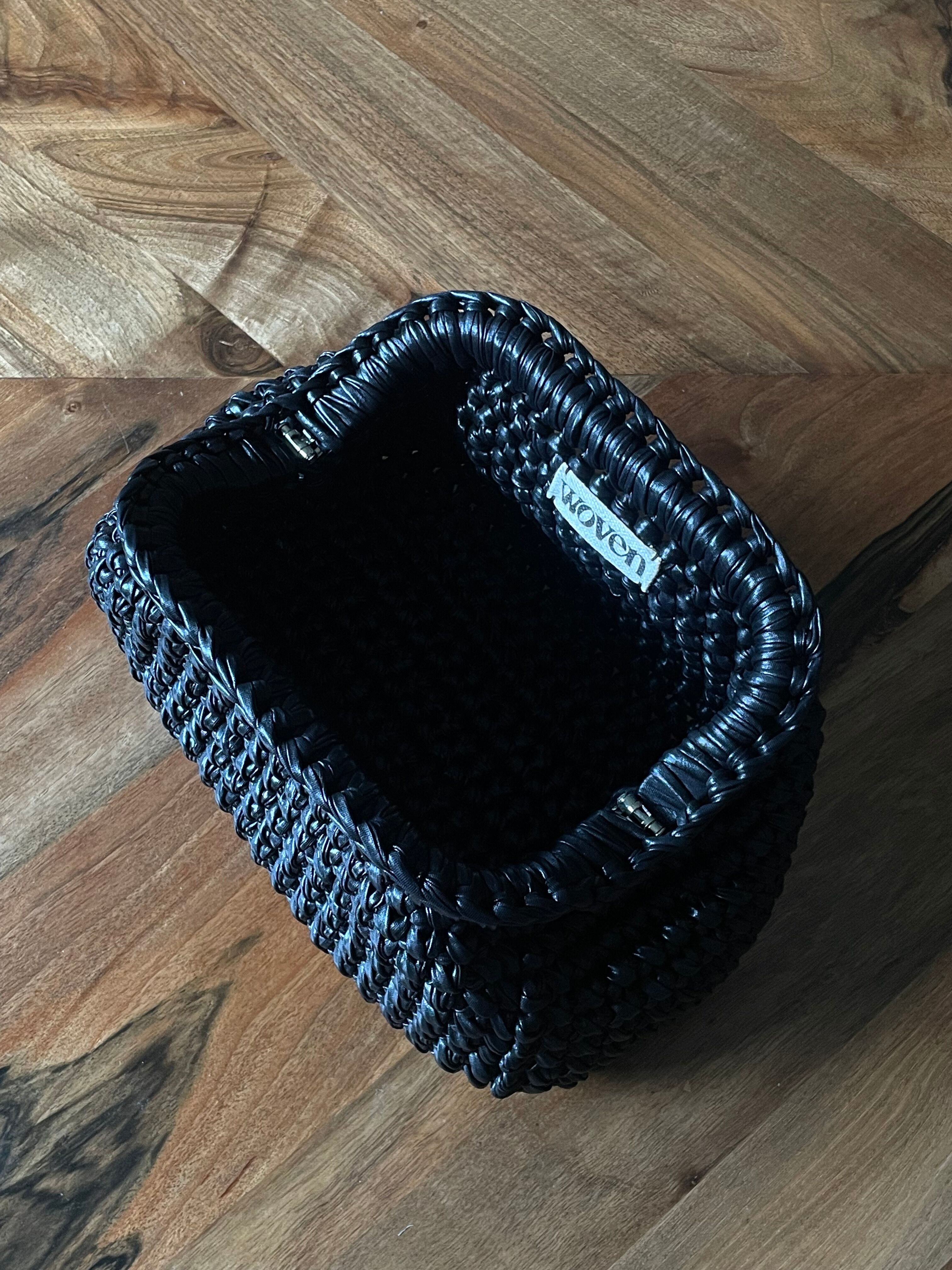 The Metallic Clutch  thumbnail 3