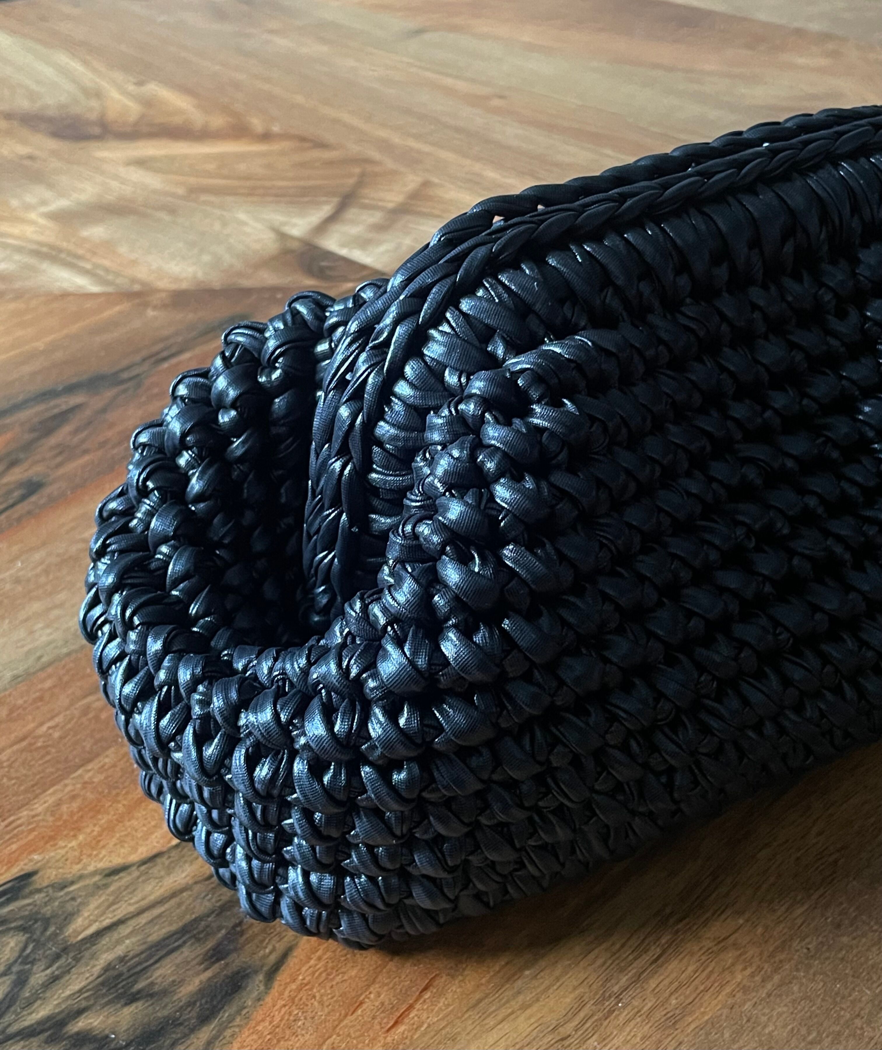 The Metallic Clutch  thumbnail 4