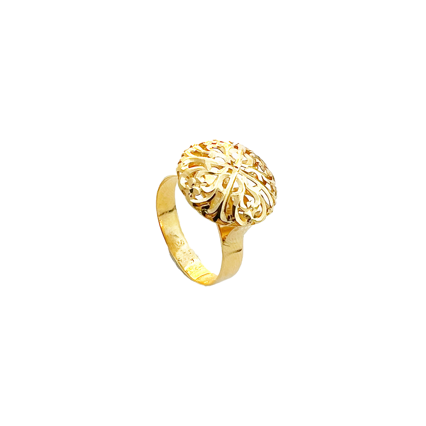 Bague Dôme Ajouré Or Jaune 18K – Trésor Sculpté, Finesse Orientale.