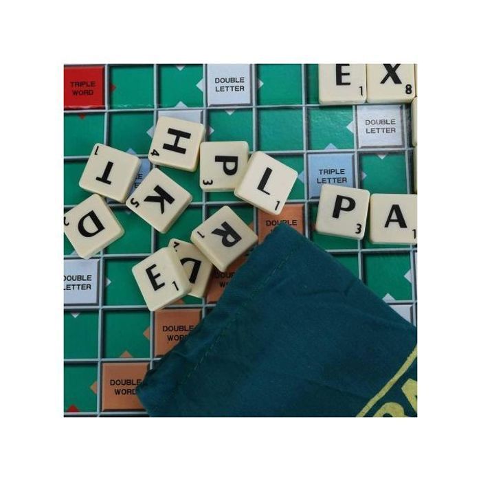 Jeu de société de mots Scrabble Classique + Jeu de Carte Uno Gratuit