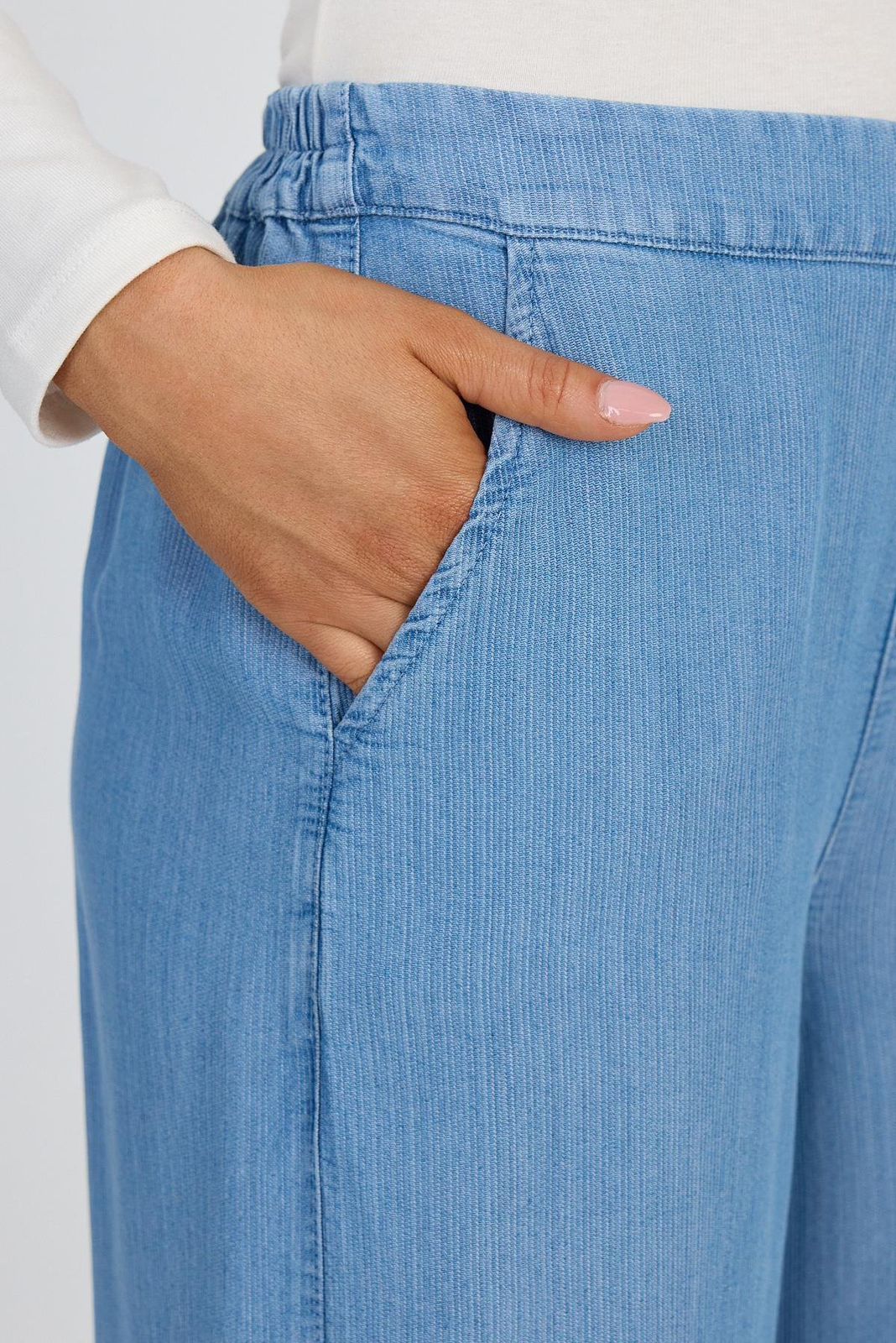Pantalon large en denim thumbnail 3