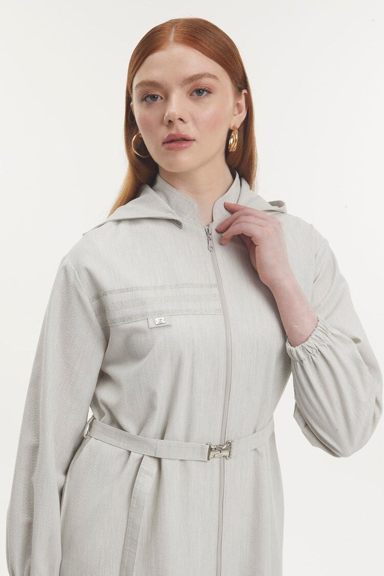 Manteau à capuche zippé ceinturé en pierre