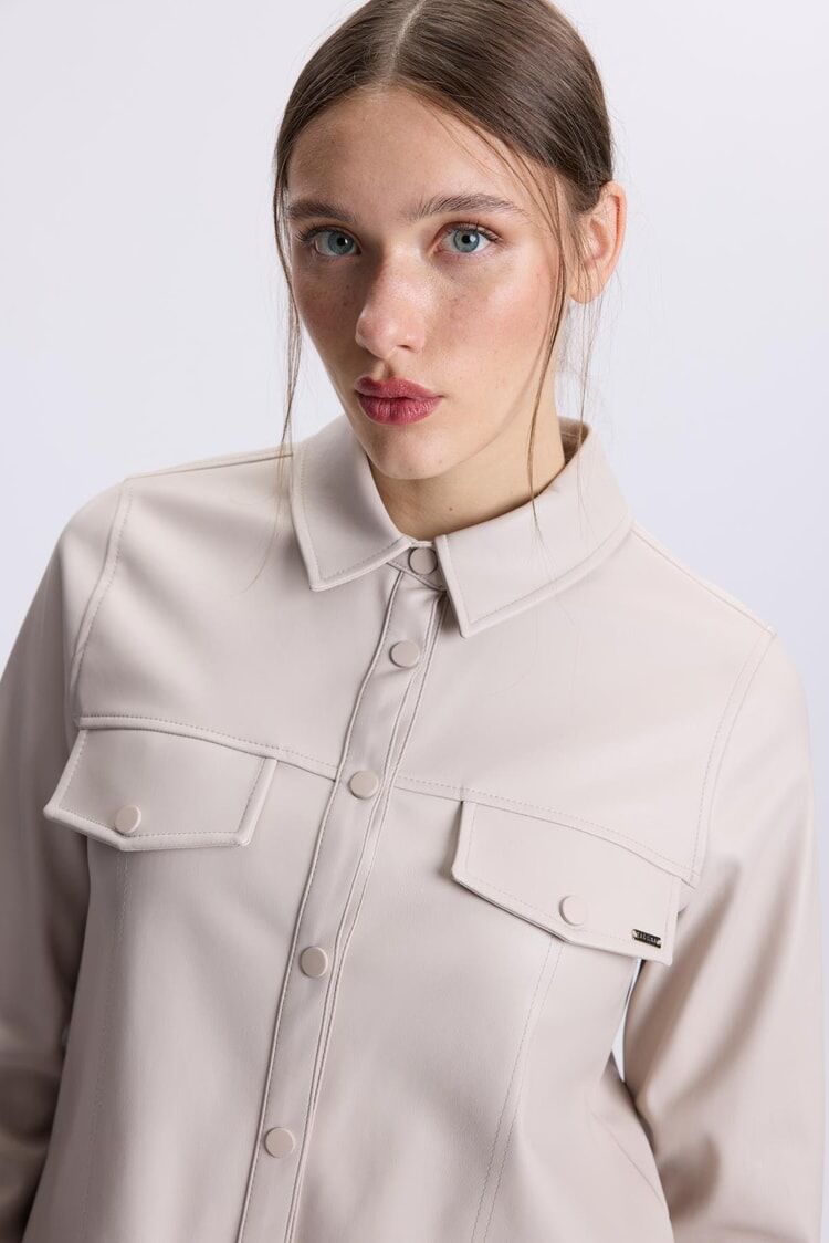 Tunique en cuir  à col de chemise thumbnail 2