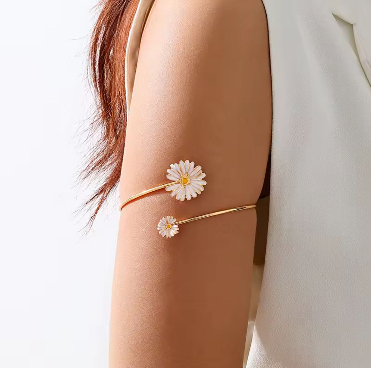 Brassard ouvert classique en forme de marguerite pour femmes
