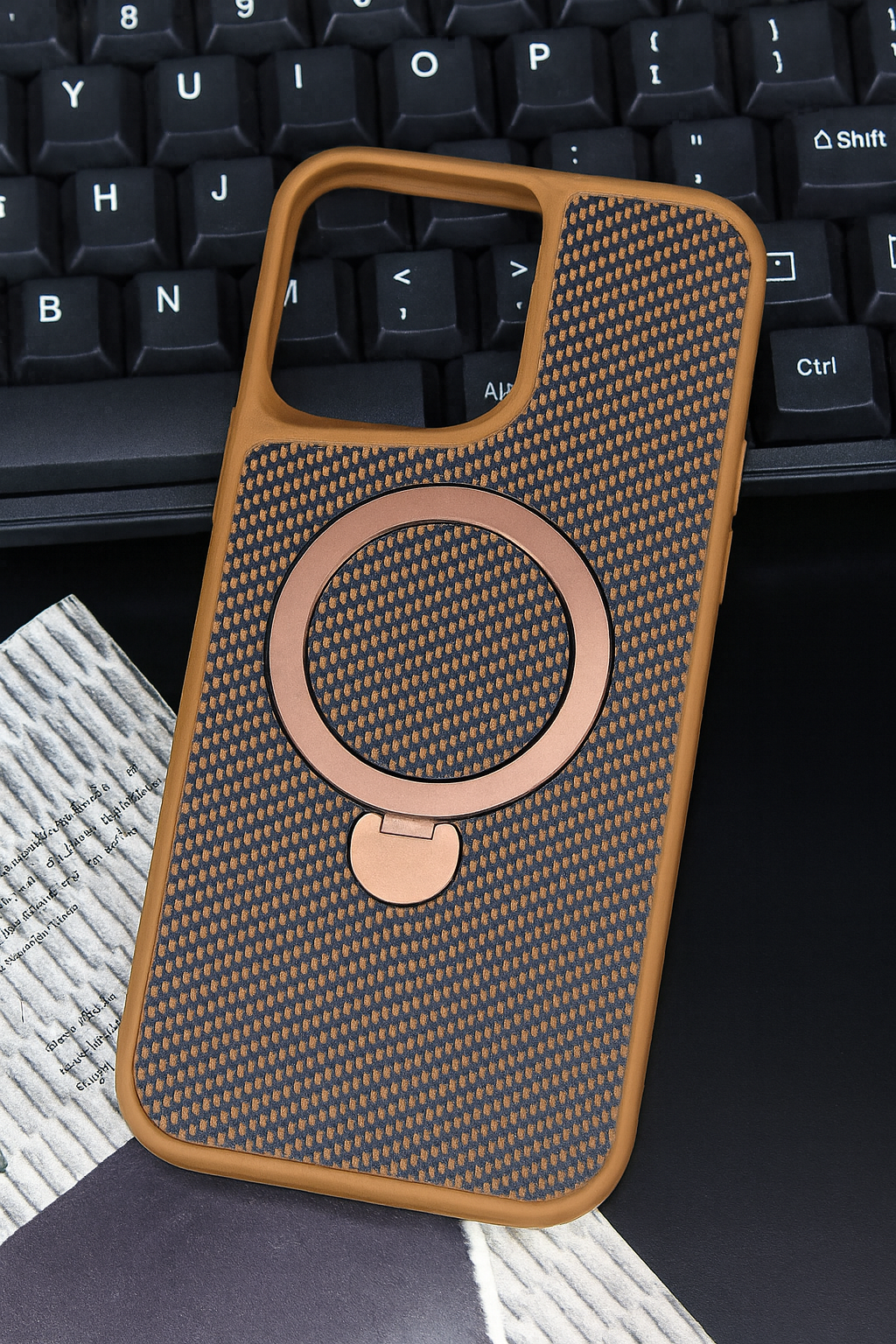 Coque Carbone iPhone 17 avec MagSafe et Anneau rotatif 360° – MARRON thumbnail 3