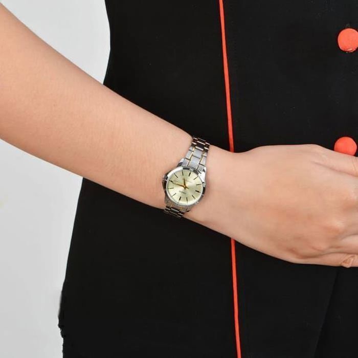 montre  bracelet en acier inoxydable thumbnail 3