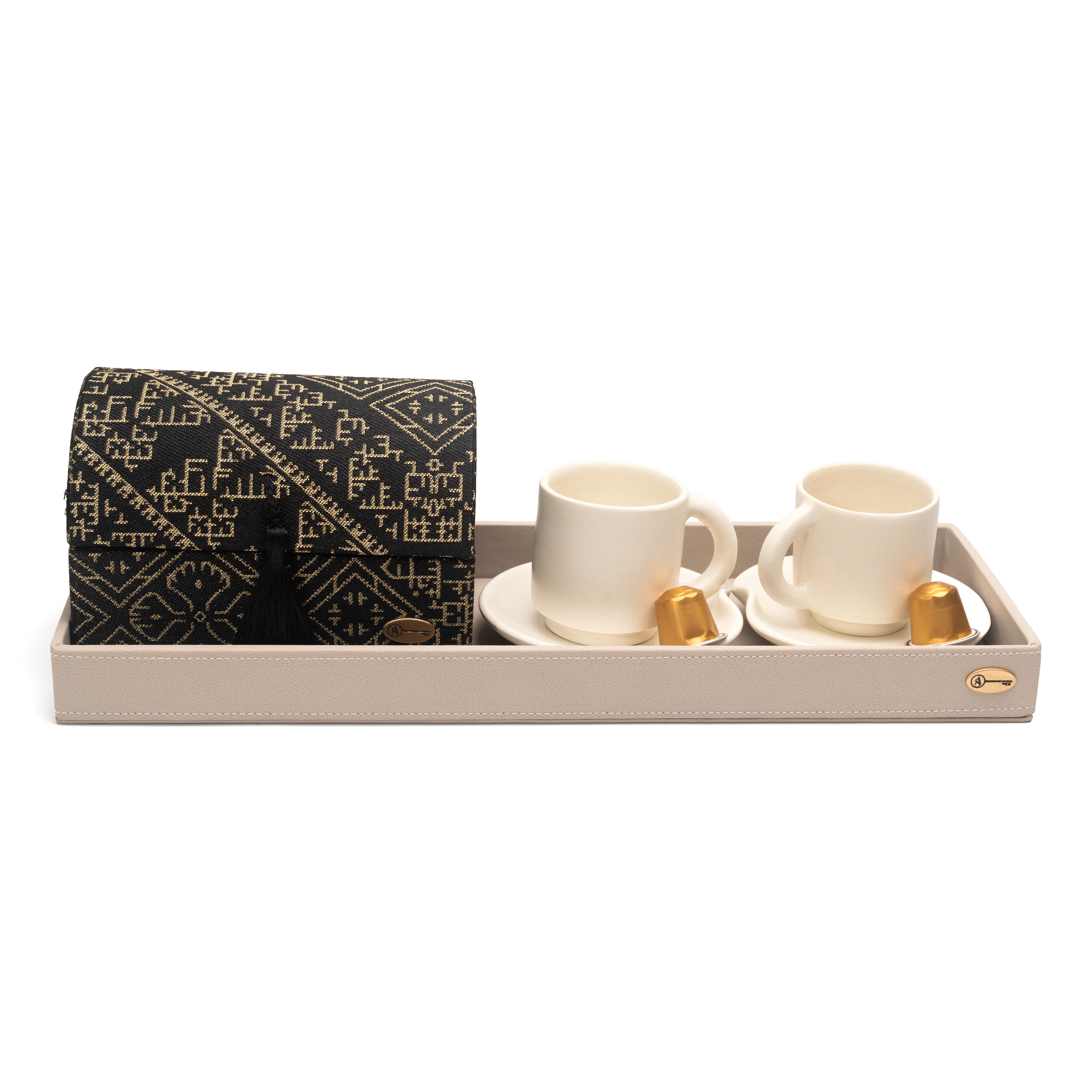 Plateau Black Goldy Pause Café
