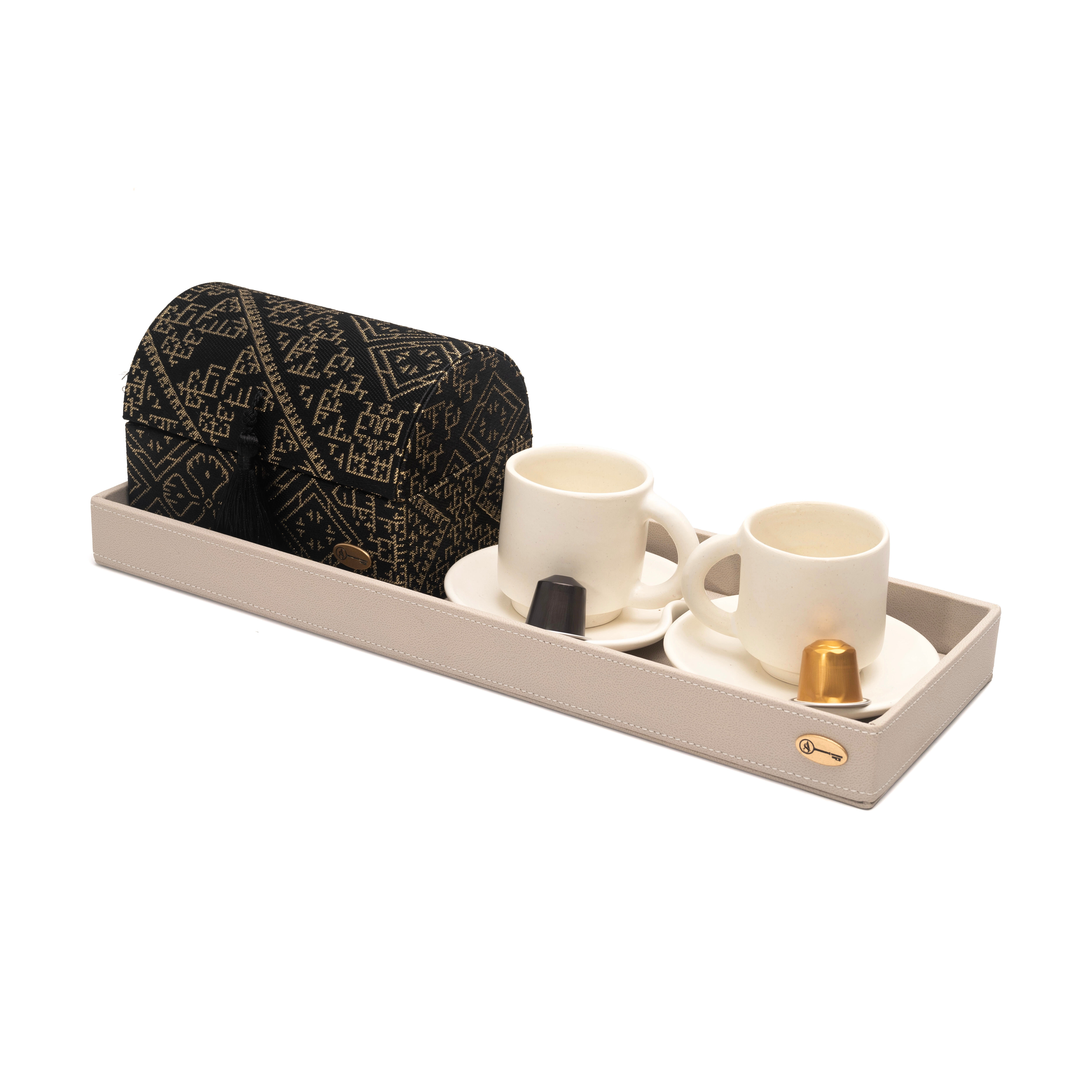 Plateau Black Goldy Pause Café