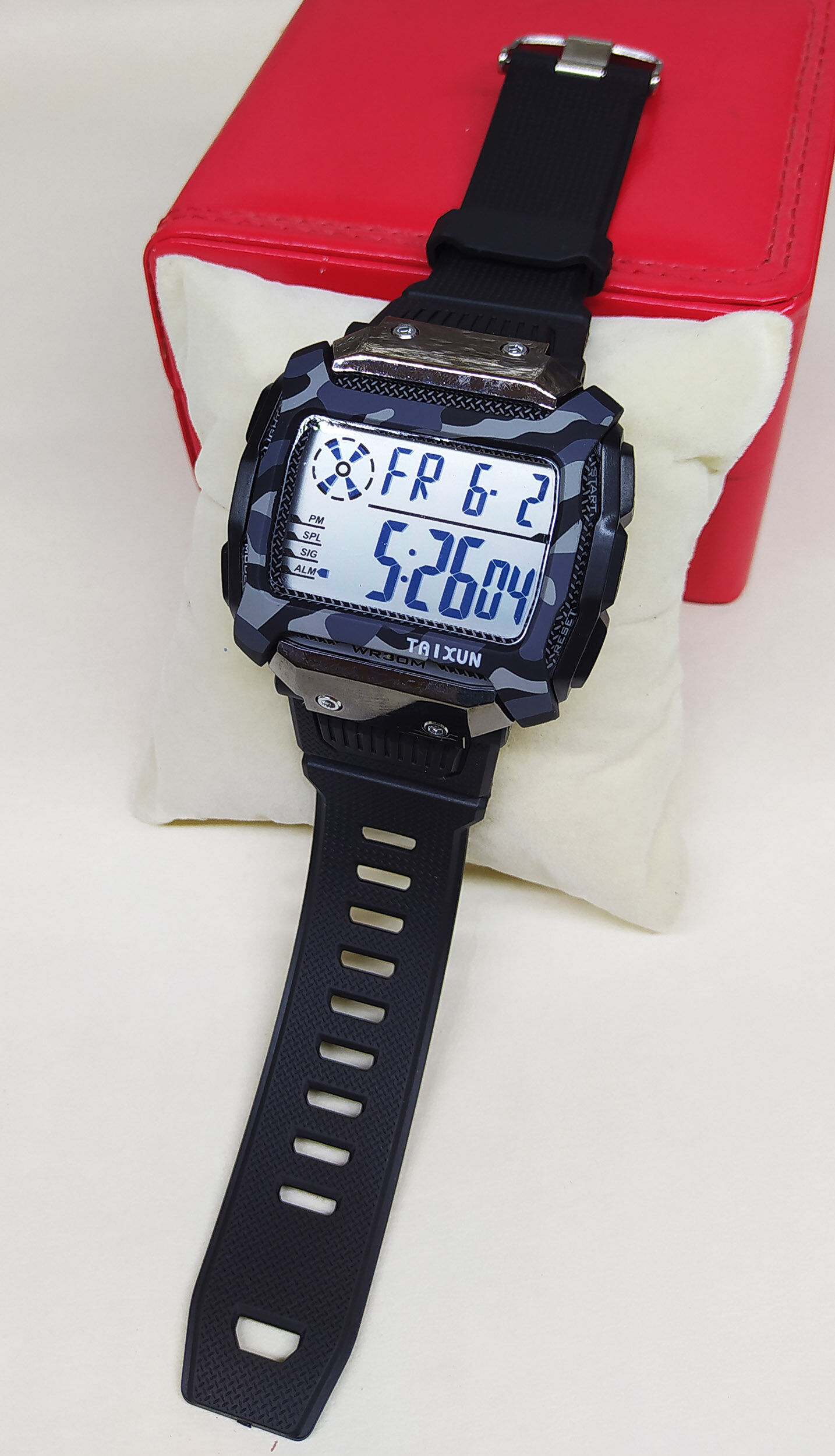 Taixun Montre Sports Élégante Numérique Lumineux Multifonction Water-Résistant VN  thumbnail 3