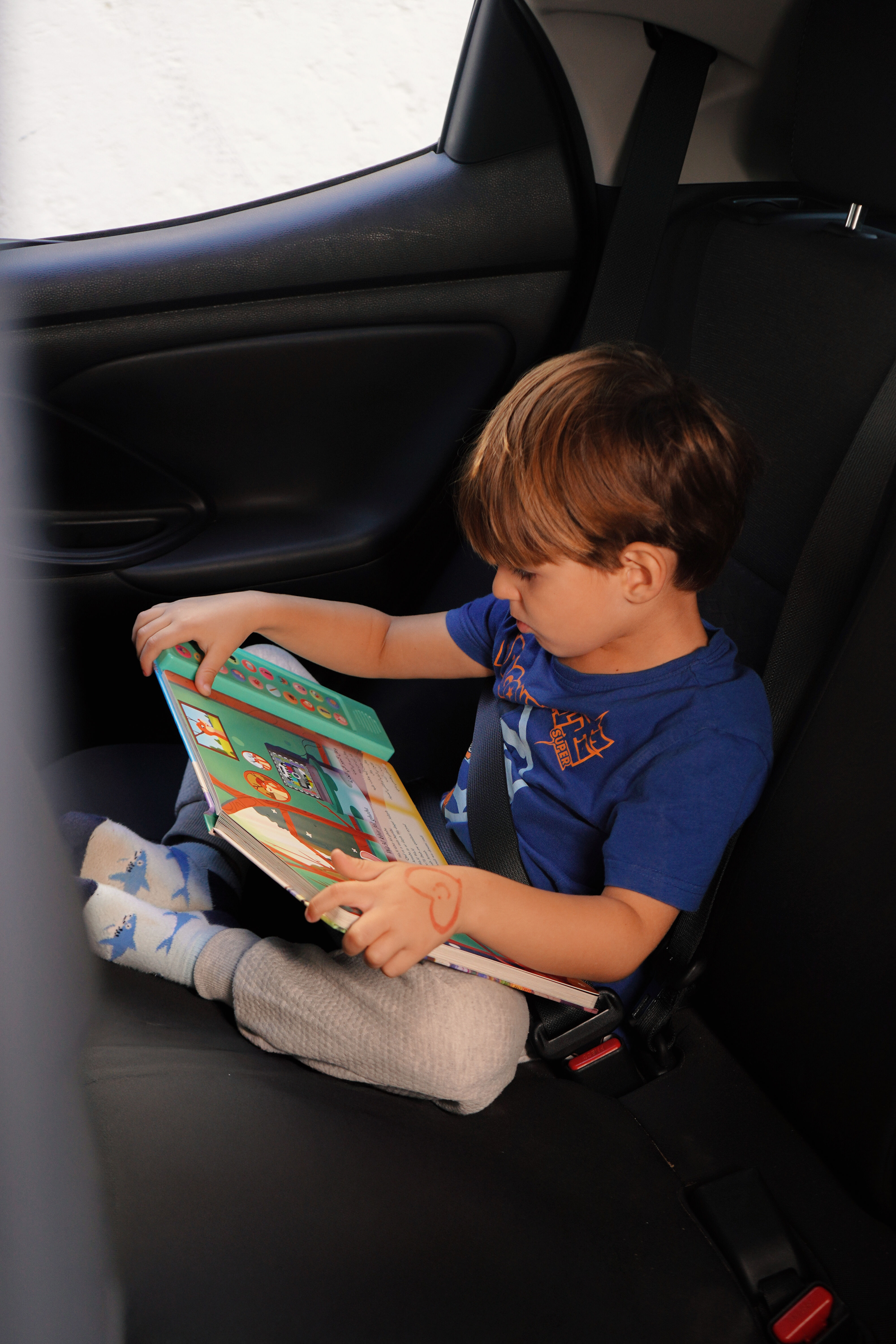 كتاب "حنين يا وطني" – كتاب صوتي تفاعلي لأغاني الطفولة المغربية thumbnail 4