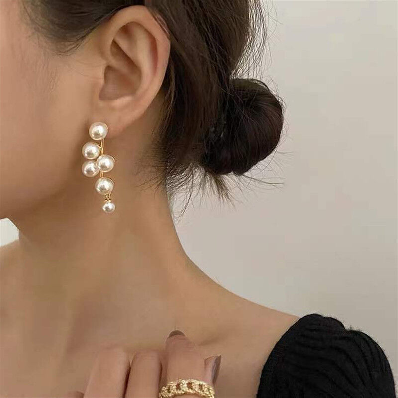 Boucles d’oreilles pendantes en perles blanches bijoux dorés femme mariage