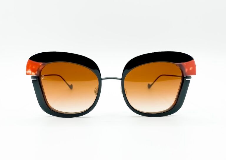 CAROLINE ABRAM WE DREAM