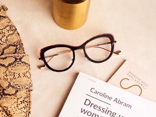 CAROLINE ABRAM  DAISY