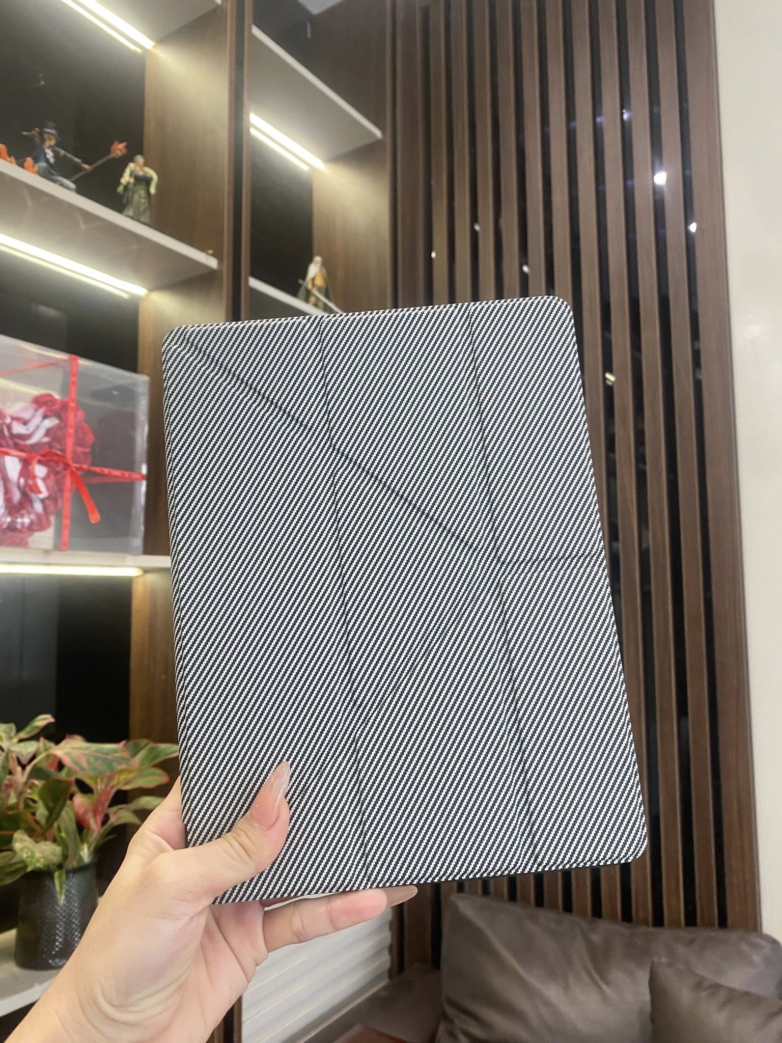 Etui effet carbone pour Nouvel iPad Pro 11 couleur aléatoire 11" pouces thumbnail 5