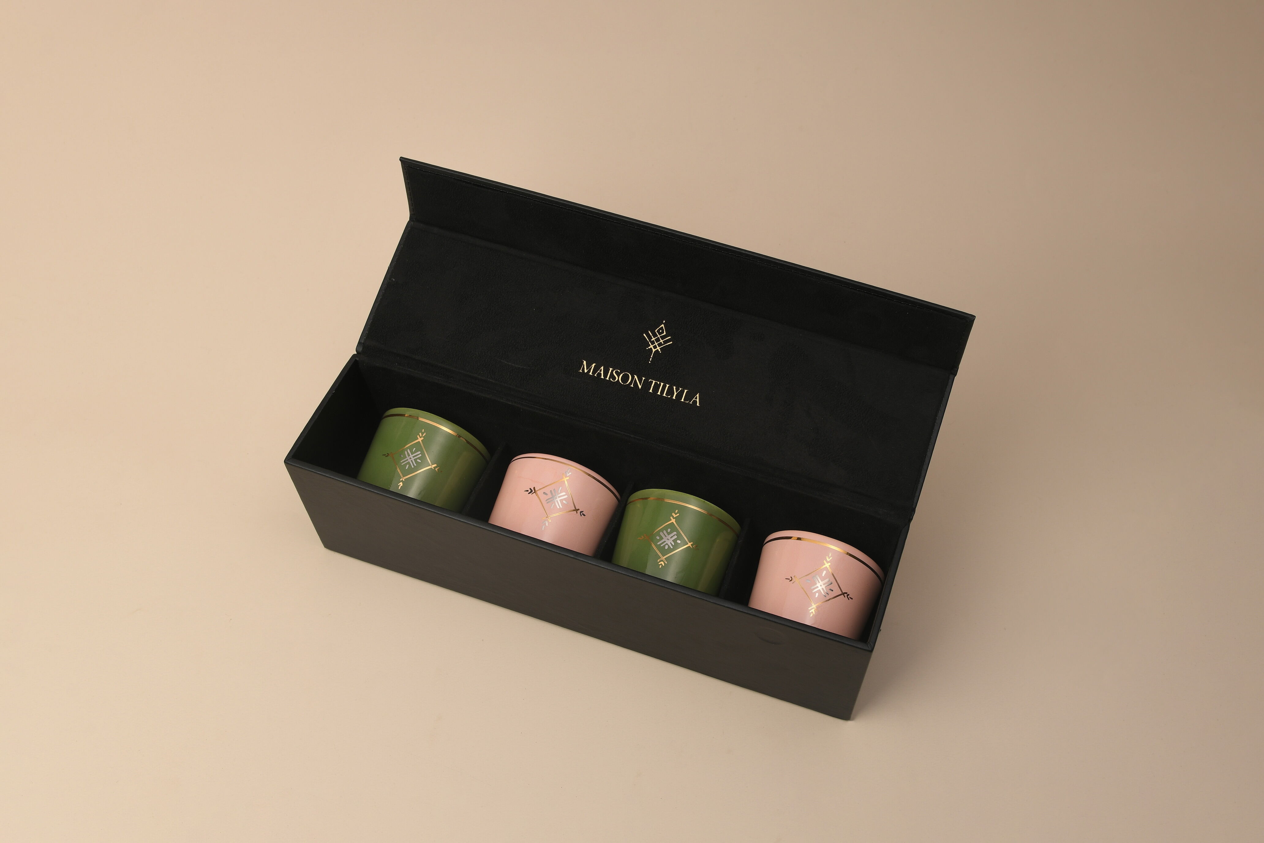 Coffret Rituel Café – Tasses artisanales peintes à la main avec touches d’or