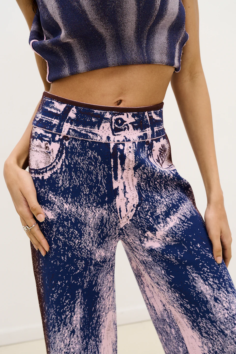 Pantalon zahra a jambes larges thumbnail 3