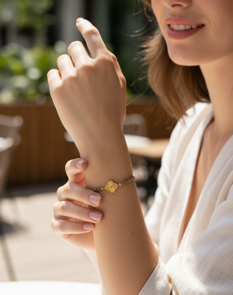 Fait Main à Fès : Bracelet trèfle tressé de luxe – Finition inoxydable (Ne Noircit Pas)