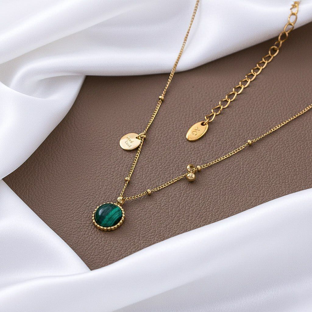 Collier Médaillon Malachite Verte Et Breloque Porte-bonheur