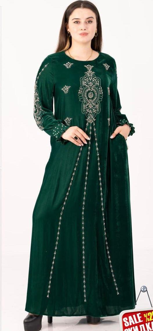 Robe En Velours Émeraude Brodée