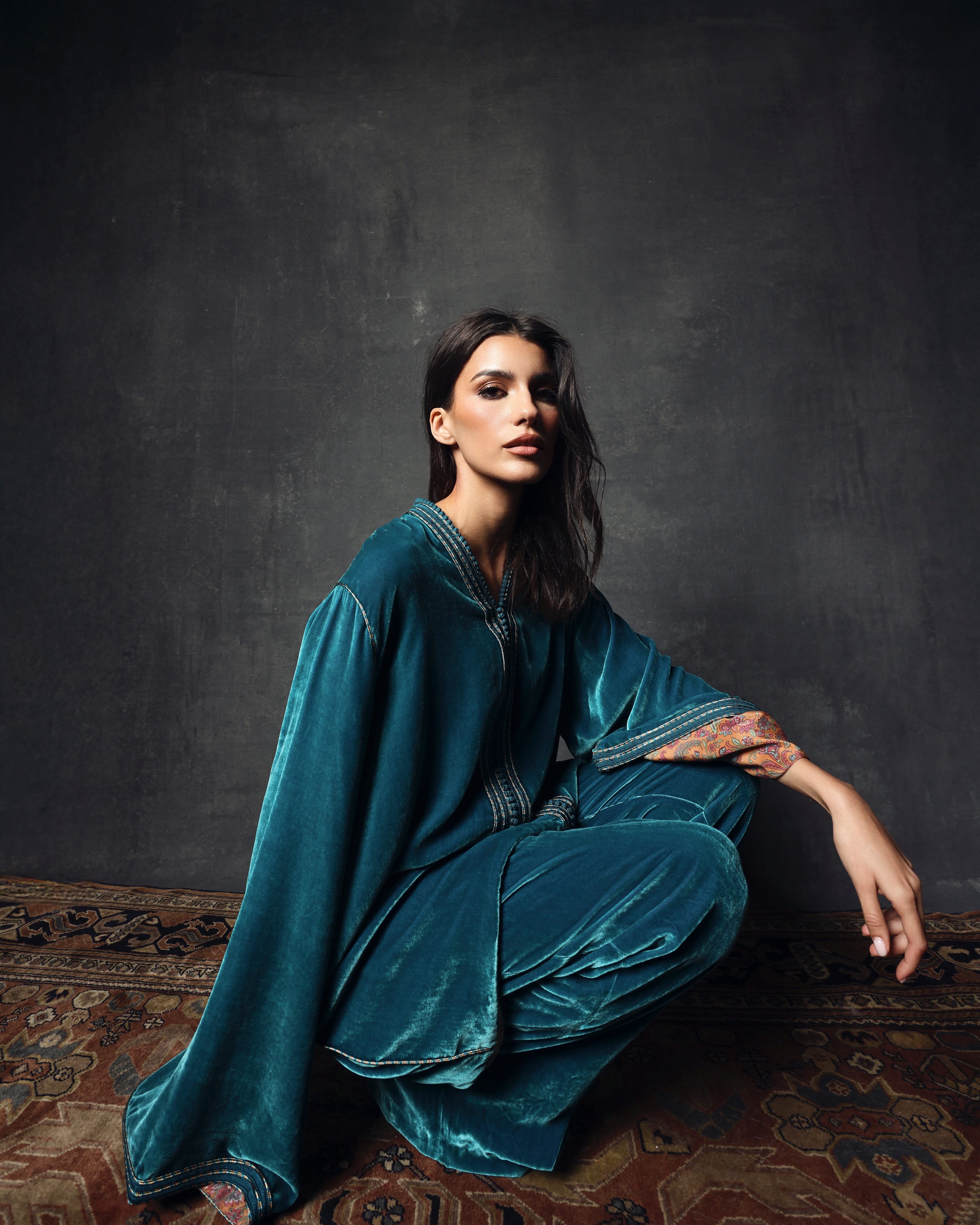 Velia SET thumbnail 2