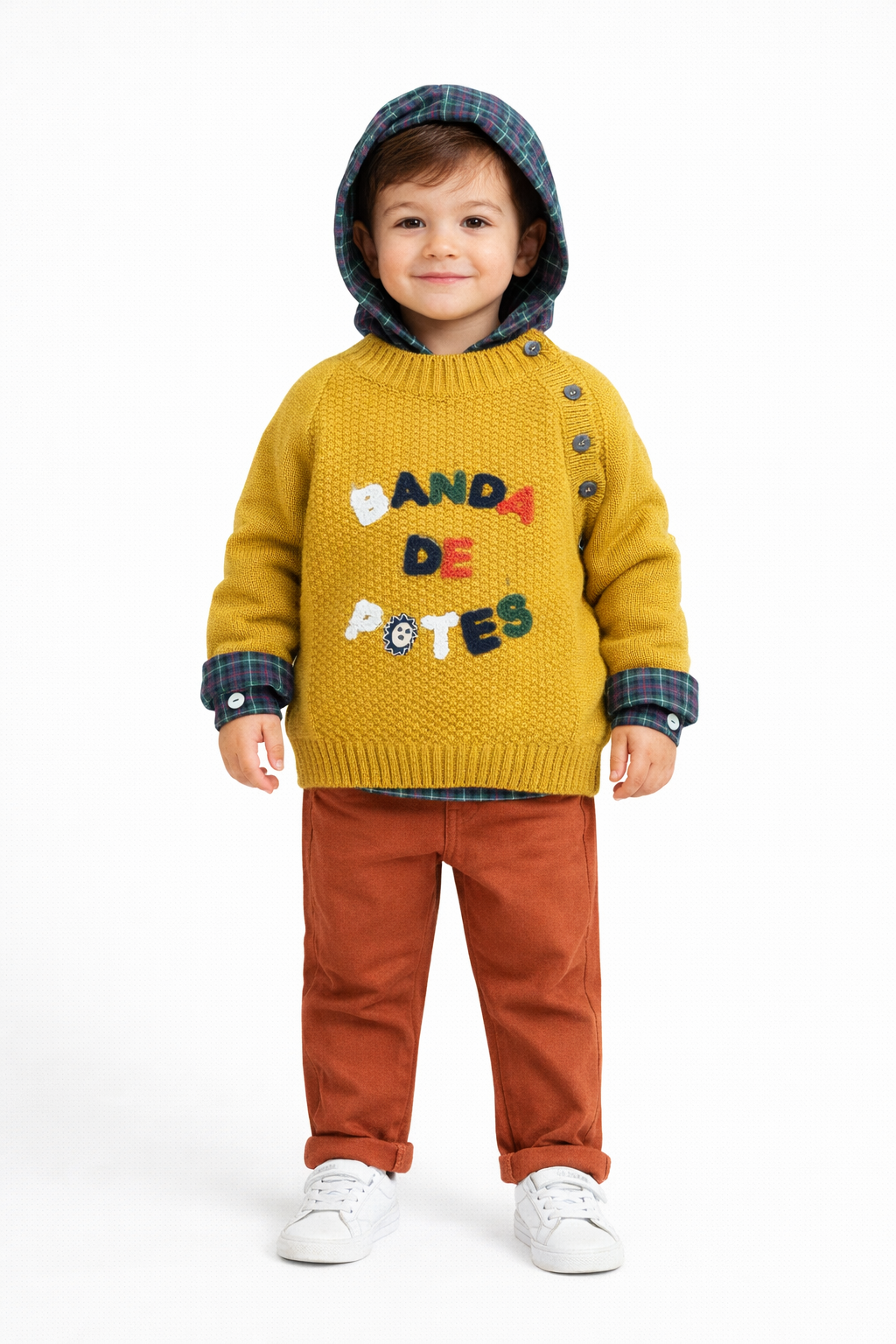 Pull Garçon Avec Chemise A Capuche Et Motif Coloré Et Pantalon Rouge Brique