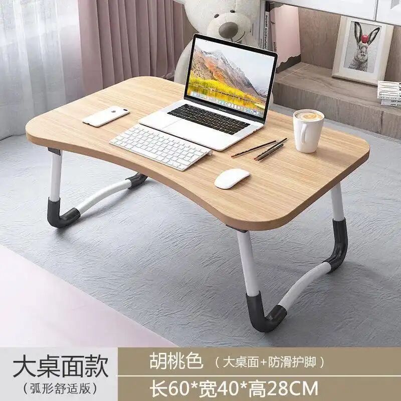 Ce Hachoir Manuel Est Un Ustensile De Cuisine Compact Conçu Pour Faciliter Le Découpage Et Le Hachage Des Aliments. Il Fonctionne Sans Électricité Grâce À Un Mécanisme De Tirette (cordon Rétractable) Qui Actionne Des Lames Rotatives À L'intérieur Du Bol. Il Est Idéal Pour Hacher Rapidement De L'ail, Des Oignons, Des Herbes, Des Légumes, Ou Même De Petites Quantités De Viande Ou D'oléagineux. Points Forts Rapidité Et Efficacité : Permet D'obtenir Une Découpe Uniforme En Quelques Secondes Sans Effort Manuel Fastidieux. Polyvalence : Adapté À Une Large Variété D'ingrédients (légumes, Condiments, Herbes, Viandes Hachées). Indépendant De L'énergie : Fonctionne Sans Piles Ni Branchement Électrique, Ce Qui Le Rend Utilisable N'importe Où (à La Maison, En Camping, Etc.). Sécurité : Les Lames Sont Enfermées Dans Le Bol, Ce Qui Limite Considérablement Les Risques De Coupures Comparé À Un Couteau Traditionnel. Entretien Facile : Le Bol Et Le Mécanisme Sont Généralement Amovibles Et Simples À Nettoyer. Format Compact : Gain De Place Important Dans Les Placards De Cuisine. thumbnail 5