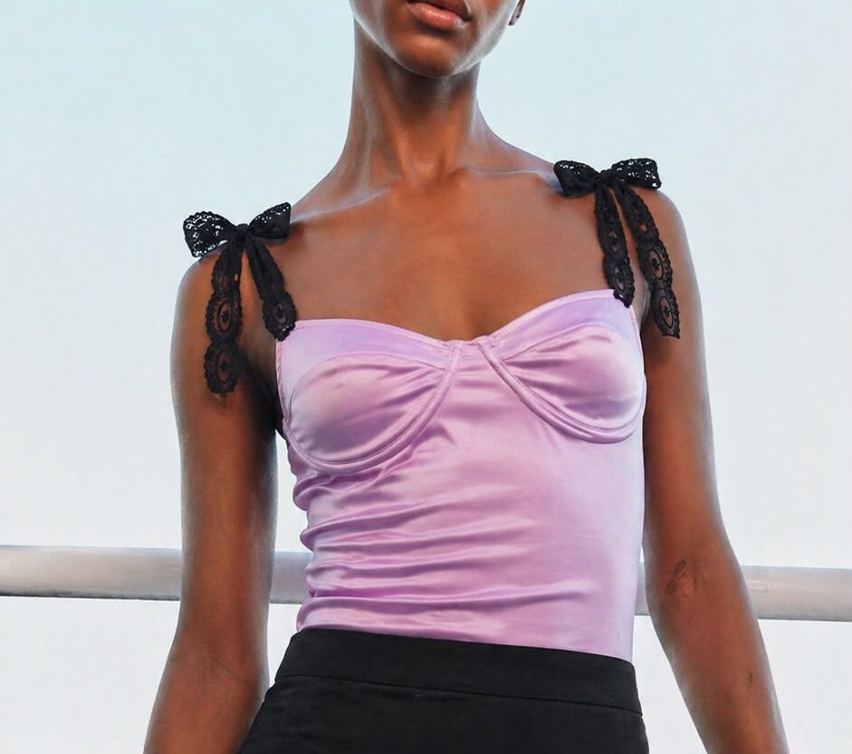 Body En Satin Lilas À Bretelles En Dentelle
